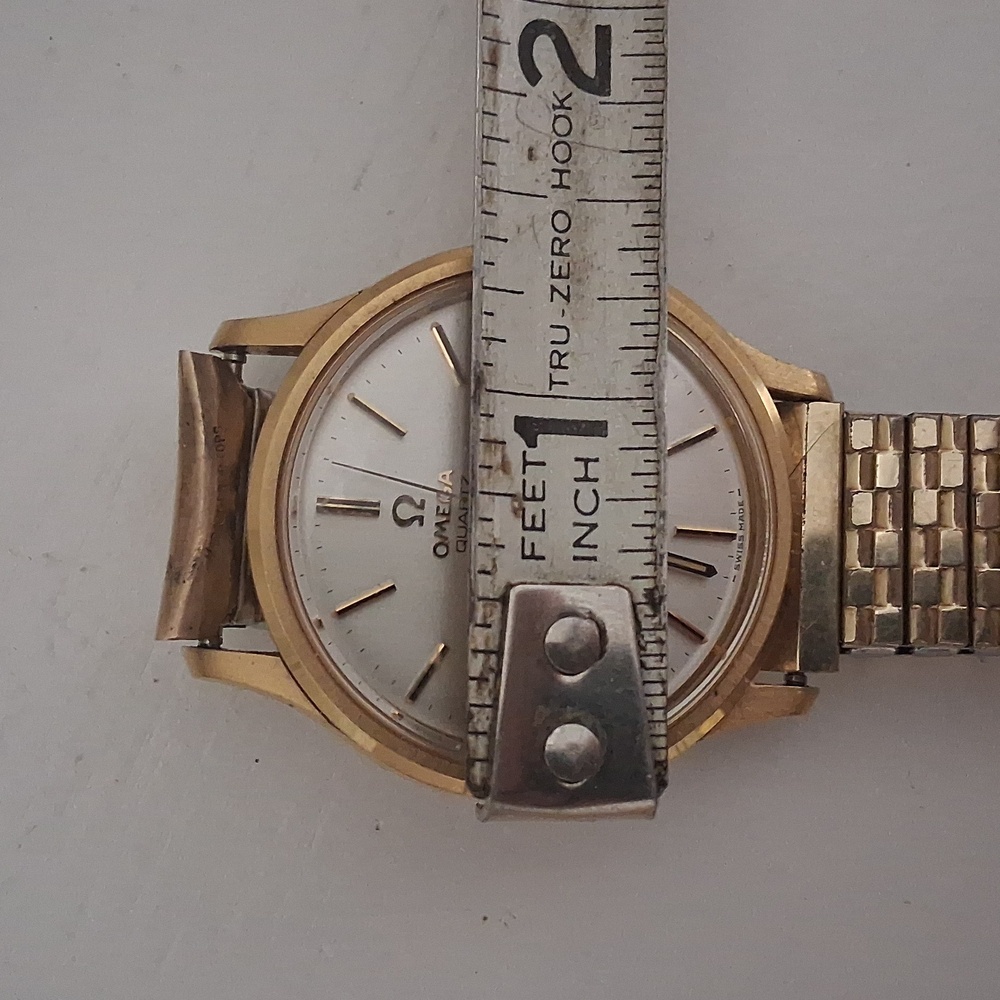 Omega Gold Quartz Watch - Picture 14 of 15